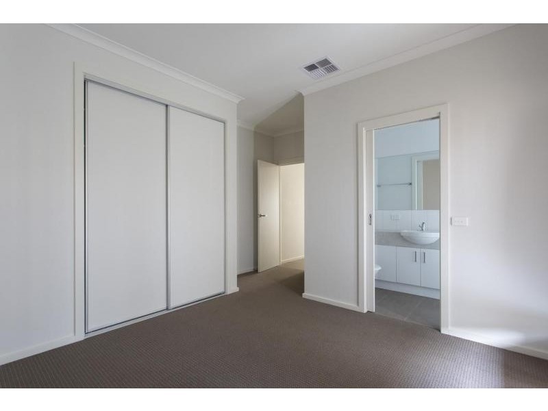 1/494 High Street, Golden Square VIC 3555