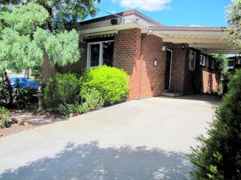 4 Reception Avenue, Strathdale VIC 3550