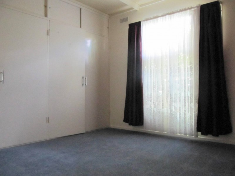 4 Reception Avenue, Strathdale VIC 3550