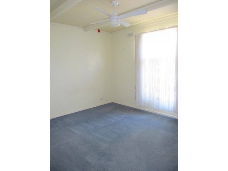 4 Reception Avenue, Strathdale VIC 3550