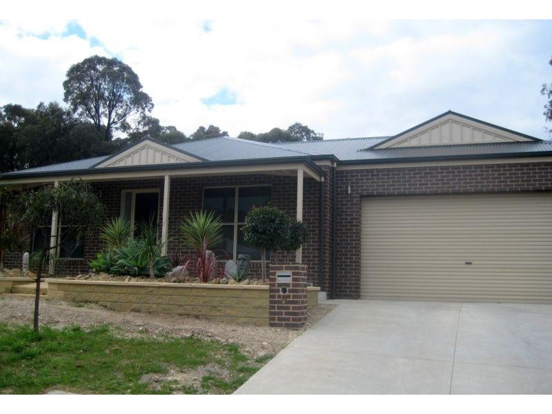 9 Moonah Court, Eaglehawk VIC 3556