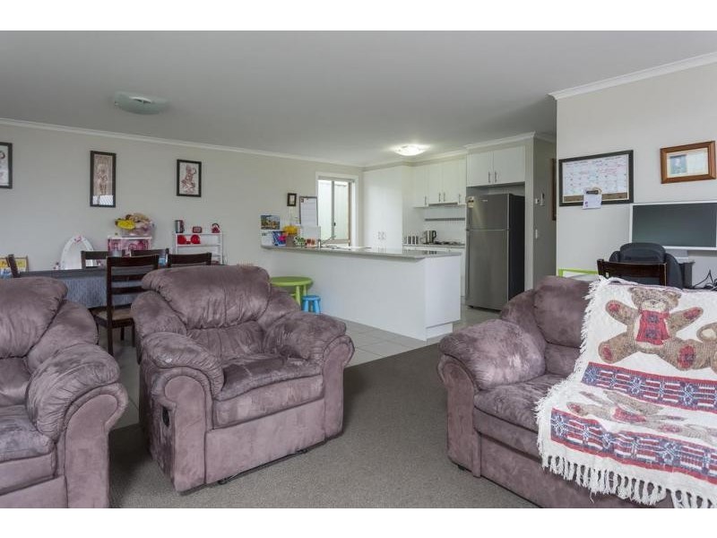 3/6 St.George Park Drive, Kangaroo Flat VIC 3555