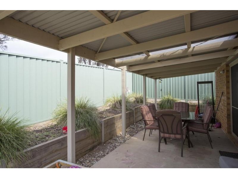 3/6 St.George Park Drive, Kangaroo Flat VIC 3555