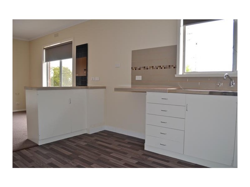 1/3 Park Street, Strathdale VIC 3550