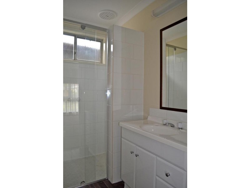 1/3 Park Street, Strathdale VIC 3550