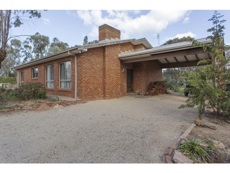 10 Glenelg Drive, Maiden Gully VIC 3551