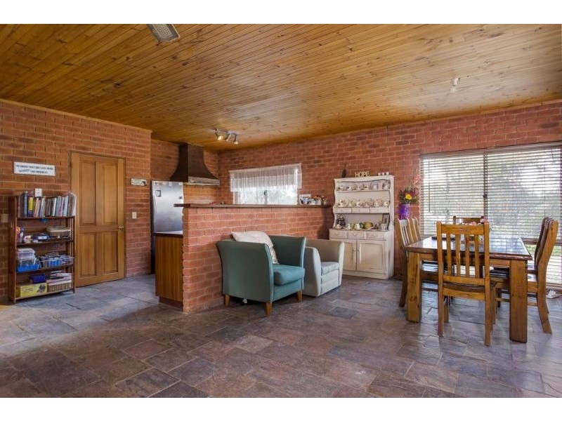 10 Glenelg Drive, Maiden Gully VIC 3551