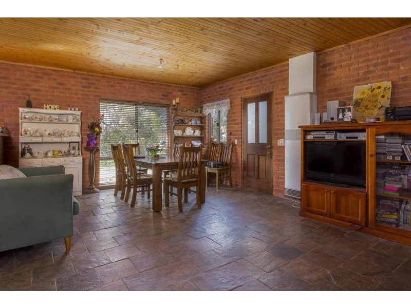 10 Glenelg Drive, Maiden Gully VIC 3551