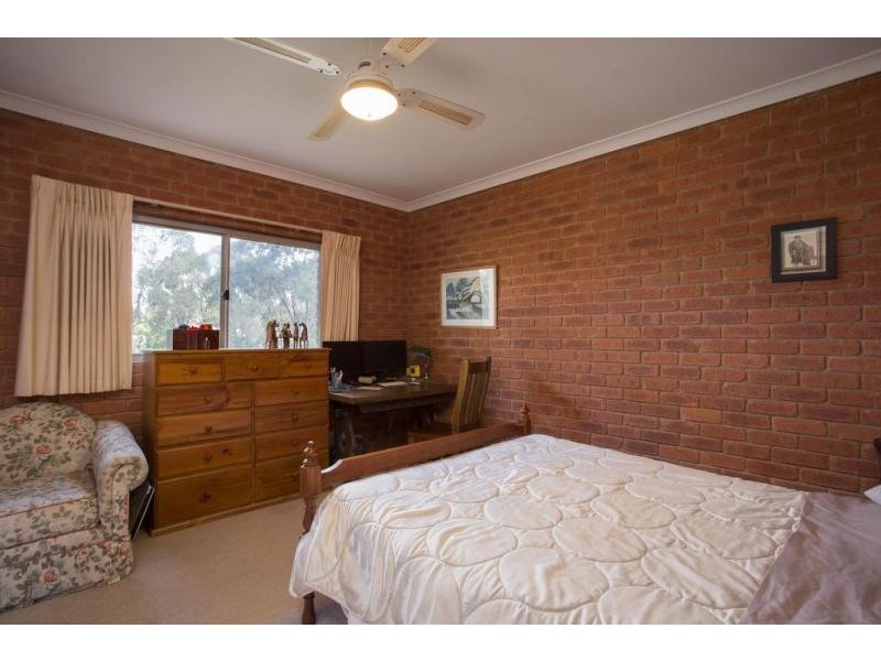 10 Glenelg Drive, Maiden Gully VIC 3551