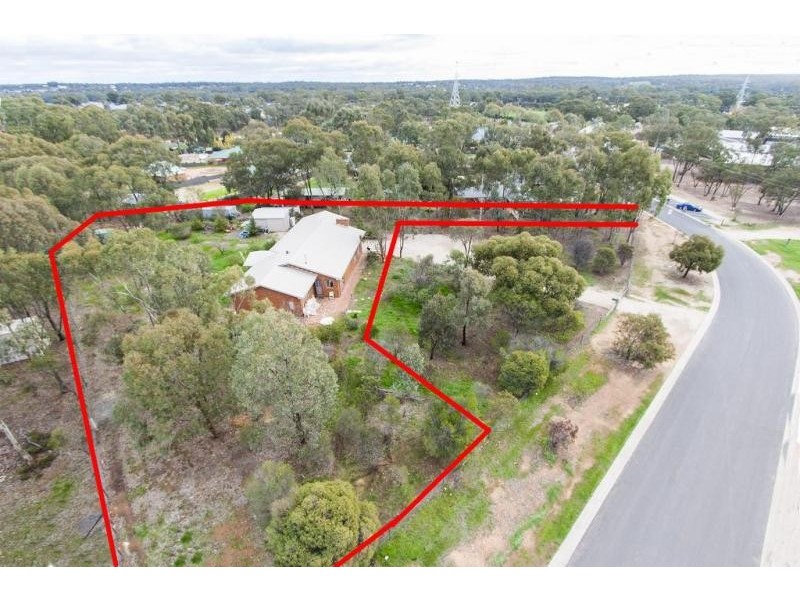 10 Glenelg Drive, Maiden Gully VIC 3551