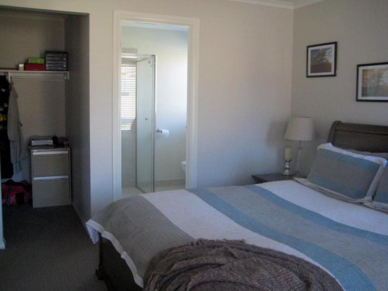 27 Irontree Close, Kangaroo Flat VIC 3555