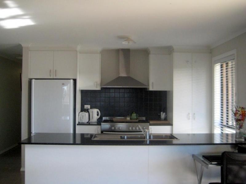 27 Irontree Close, Kangaroo Flat VIC 3555