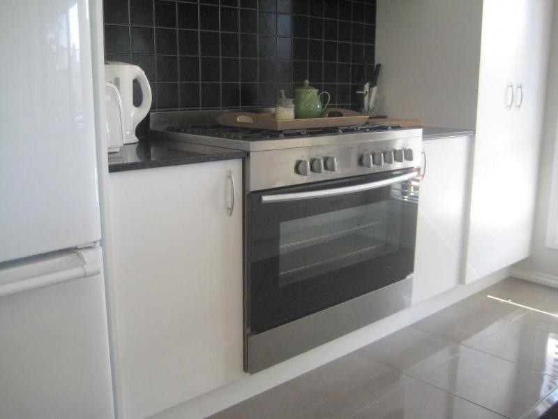 27 Irontree Close, Kangaroo Flat VIC 3555