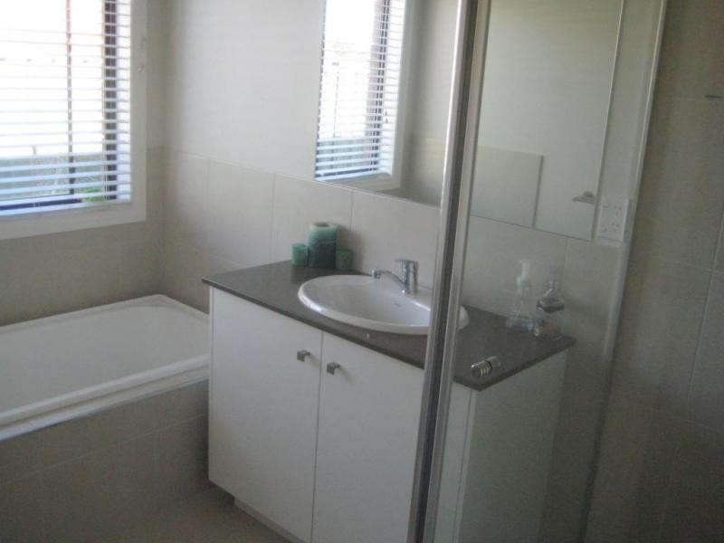 27 Irontree Close, Kangaroo Flat VIC 3555