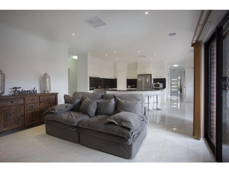 34 Bowles Road, Epsom VIC 3551