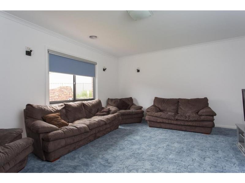 34 Bowles Road, Epsom VIC 3551