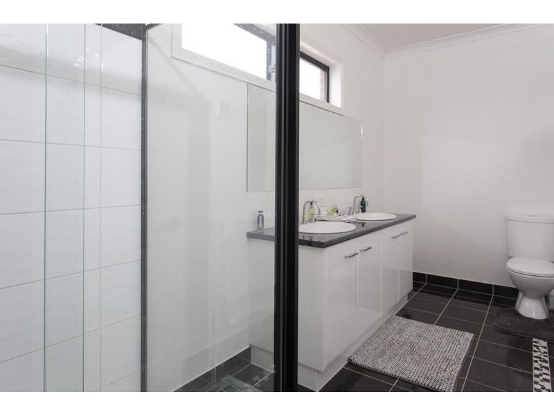 34 Bowles Road, Epsom VIC 3551