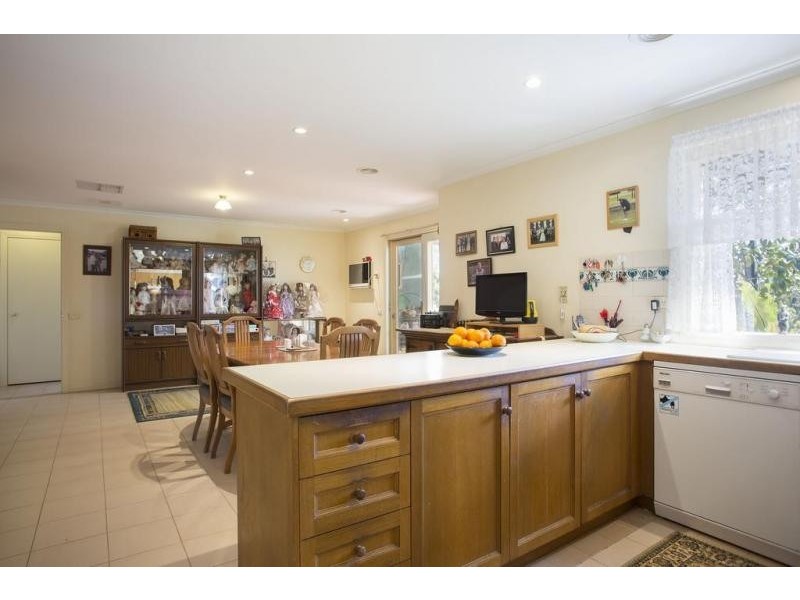 2 Joshua Court, Flora Hill VIC 3550
