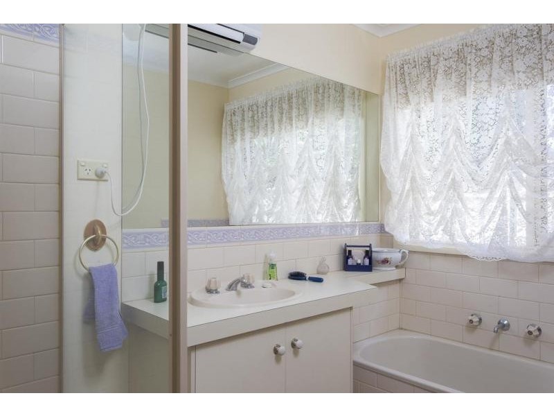 2 Joshua Court, Flora Hill VIC 3550