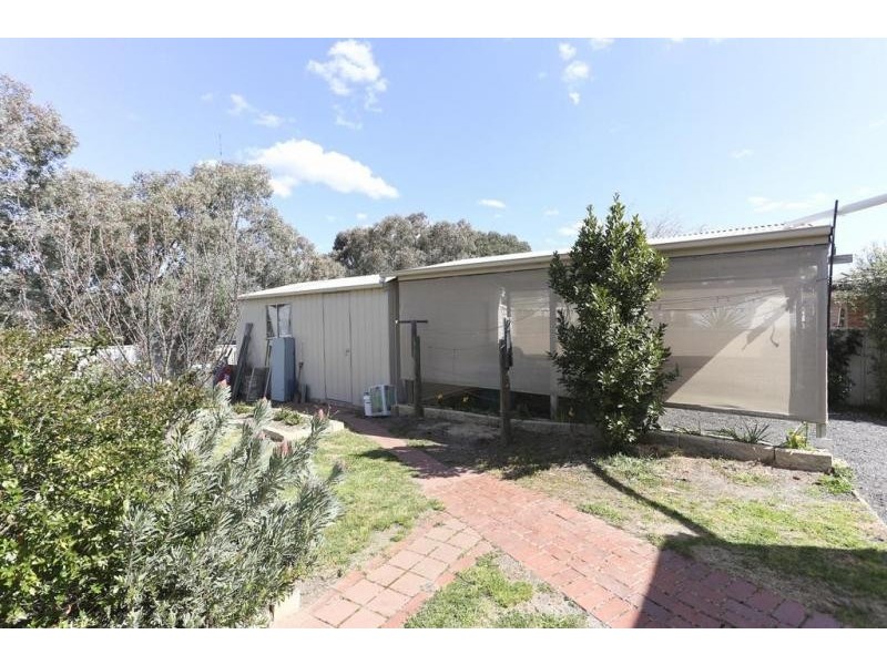 2 Joshua Court, Flora Hill VIC 3550
