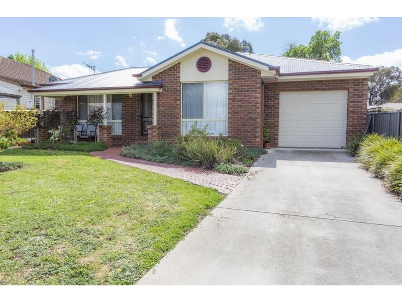19 Osborne Street, Flora Hill VIC 3550