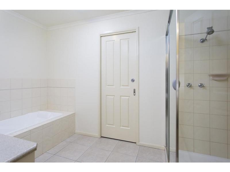 19 Osborne Street, Flora Hill VIC 3550