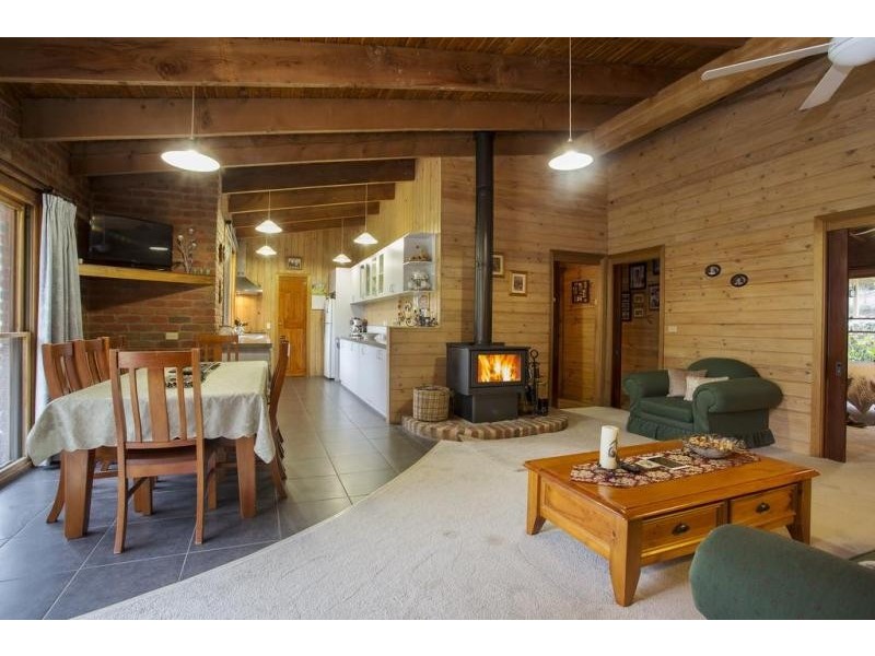 84 Beilharz Road, Ravenswood VIC 3453