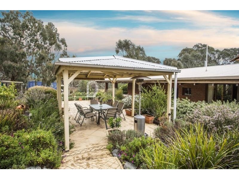 84 Beilharz Road, Ravenswood VIC 3453