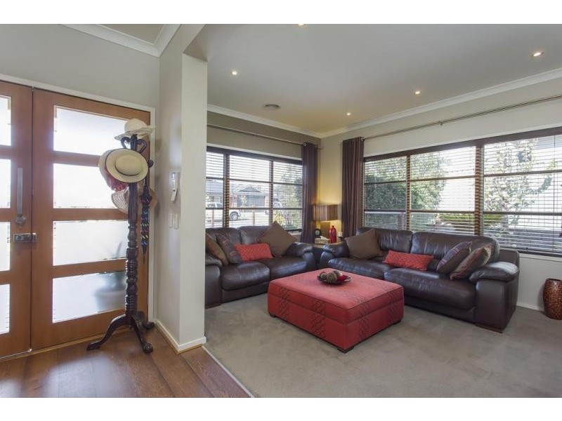 25 Lanark Drive, Junortoun VIC 3551