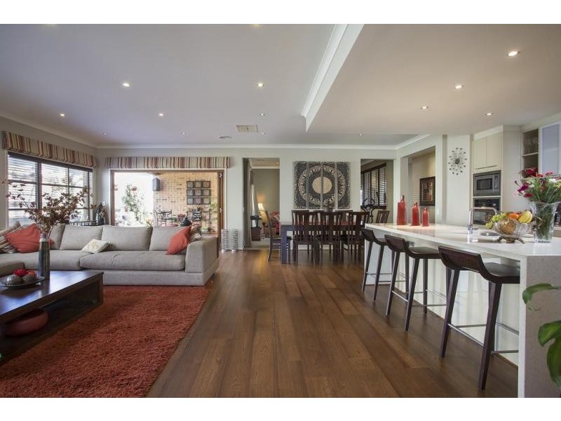 25 Lanark Drive, Junortoun VIC 3551