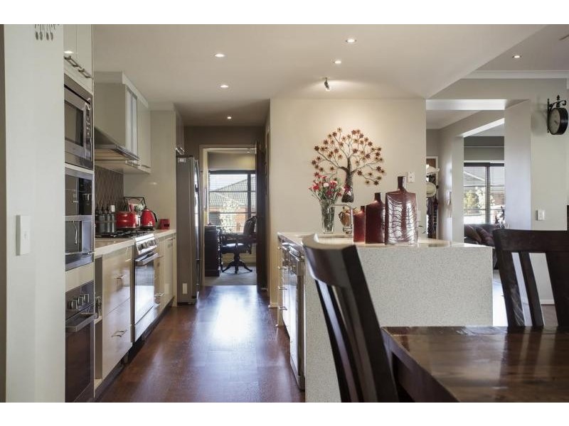 25 Lanark Drive, Junortoun VIC 3551