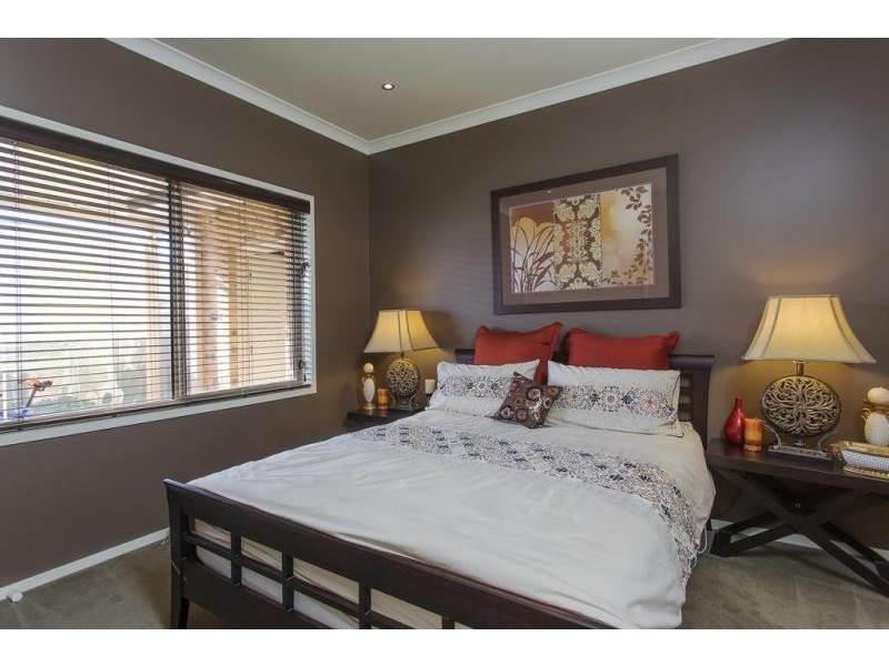 25 Lanark Drive, Junortoun VIC 3551