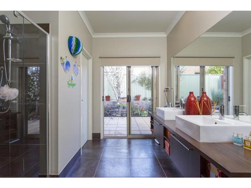 25 Lanark Drive, Junortoun VIC 3551