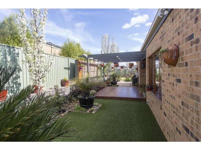 25 Lanark Drive, Junortoun VIC 3551