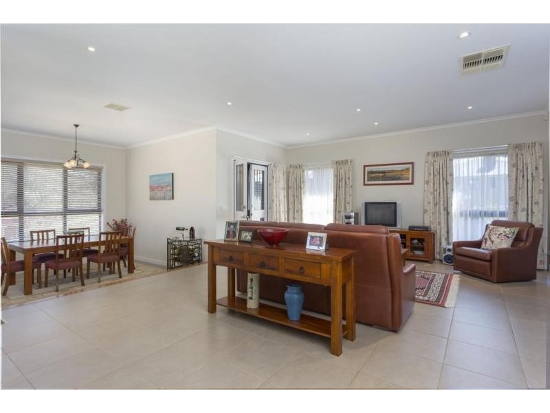 57 Pioneer Drive, Maiden Gully VIC 3551