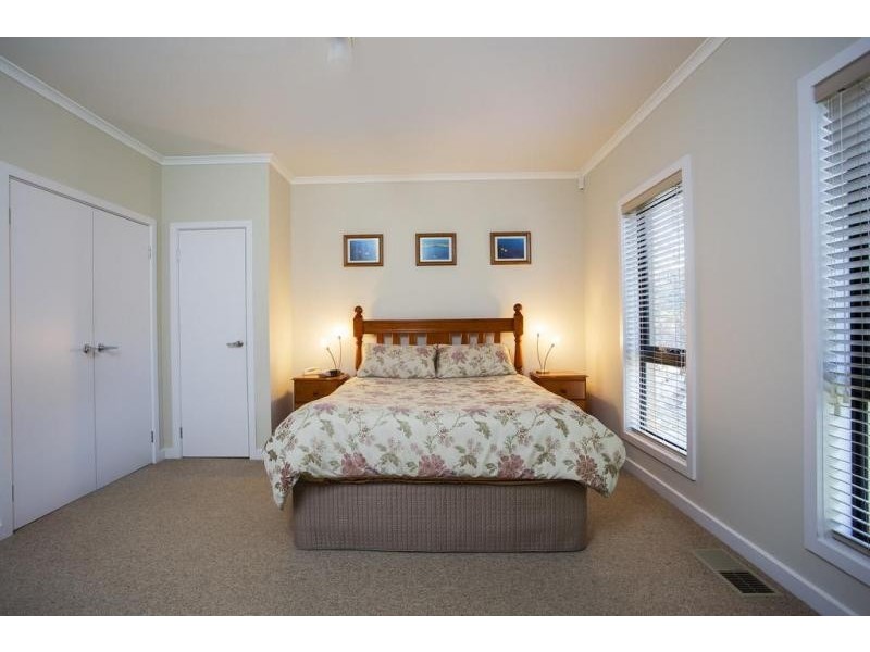 57 Pioneer Drive, Maiden Gully VIC 3551