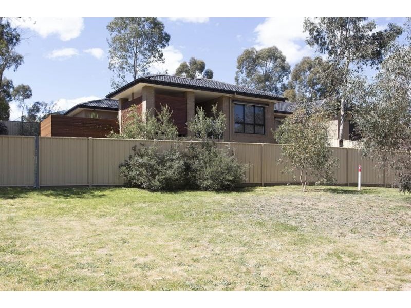 57 Pioneer Drive, Maiden Gully VIC 3551