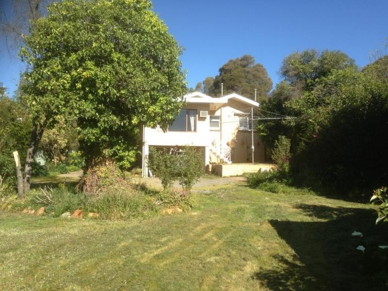 19 Leigh Avenue, Flora Hill VIC 3550