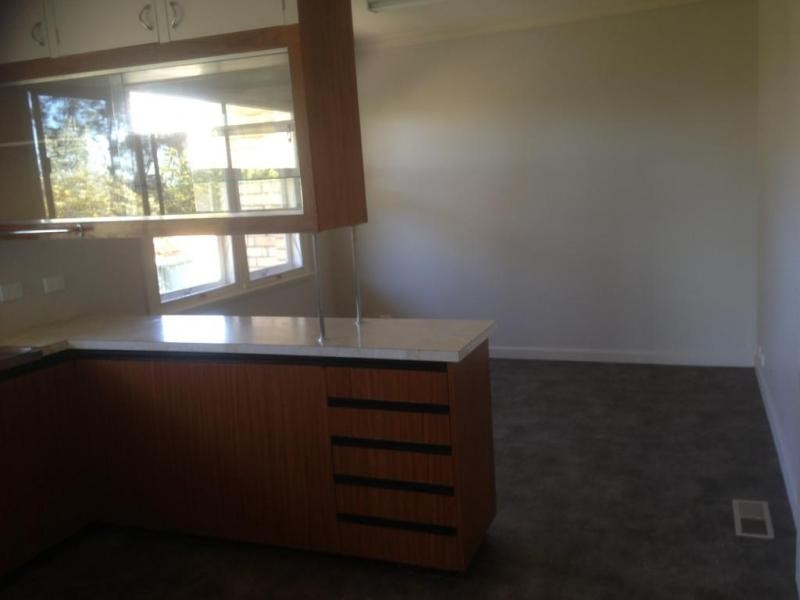 19 Leigh Avenue, Flora Hill VIC 3550