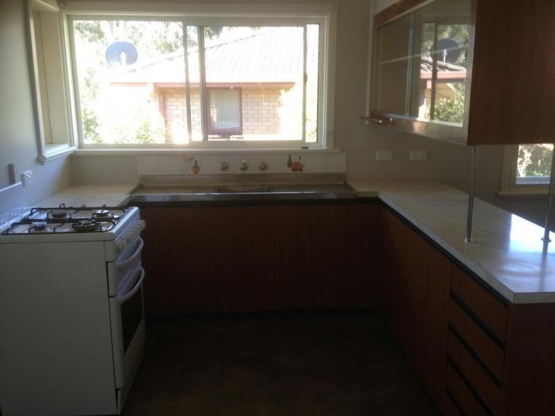 19 Leigh Avenue, Flora Hill VIC 3550