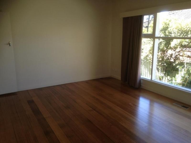 19 Leigh Avenue, Flora Hill VIC 3550