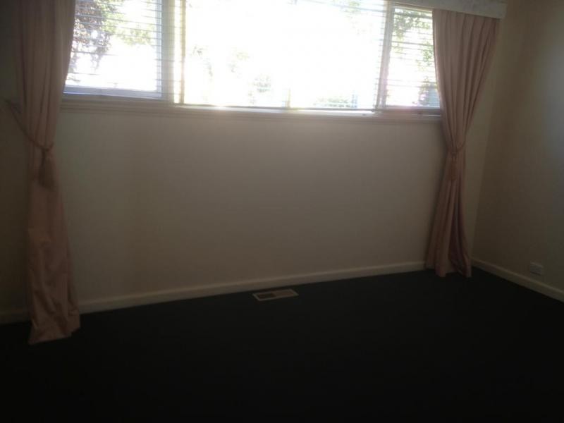 19 Leigh Avenue, Flora Hill VIC 3550