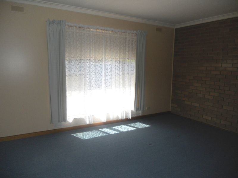 1/2 Ligar Street, Kennington VIC 3550