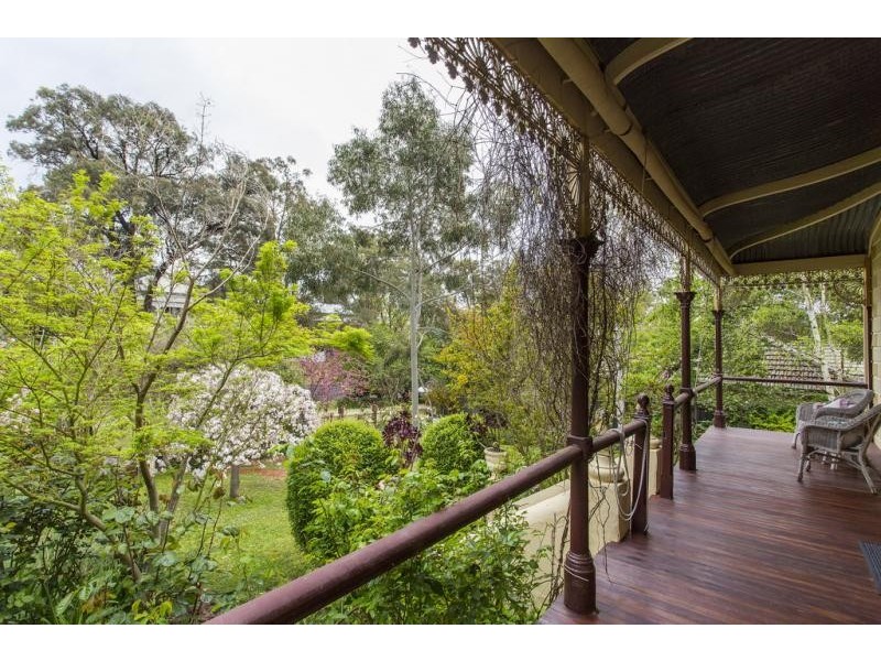 9 Reginald Street, Quarry Hill VIC 3550