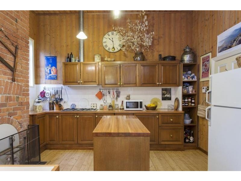 9 Reginald Street, Quarry Hill VIC 3550