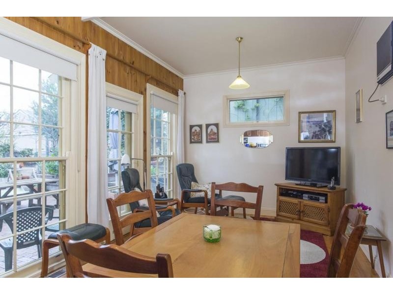 9 Reginald Street, Quarry Hill VIC 3550