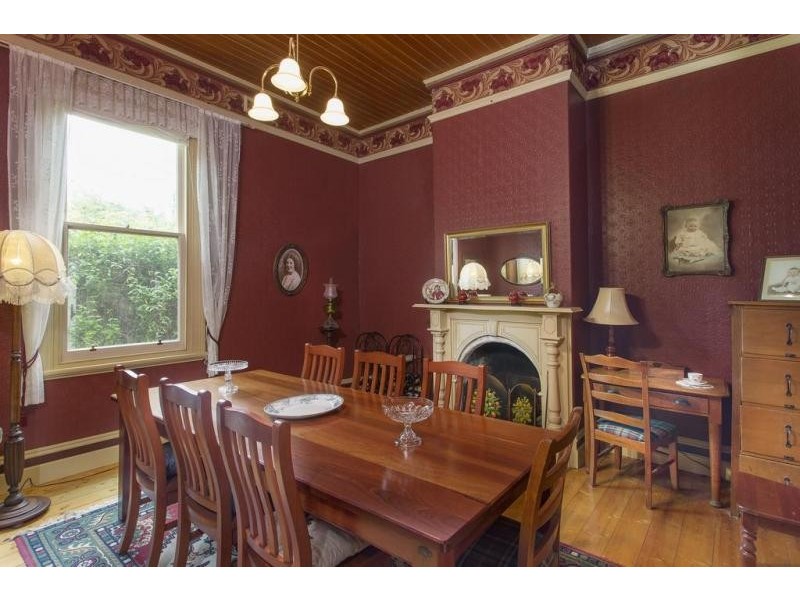 9 Reginald Street, Quarry Hill VIC 3550