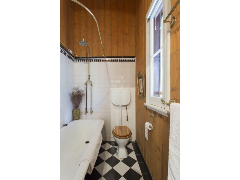 9 Reginald Street, Quarry Hill VIC 3550