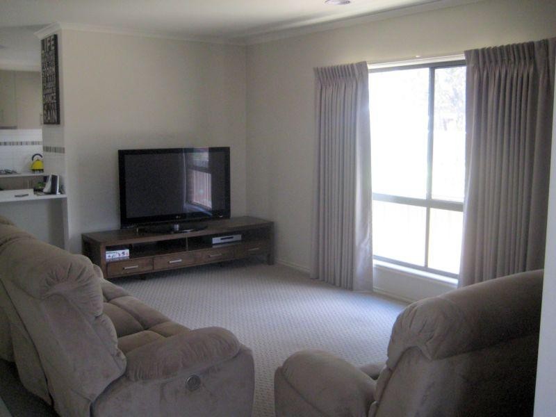 20 Edgewater Close, Eaglehawk VIC 3556