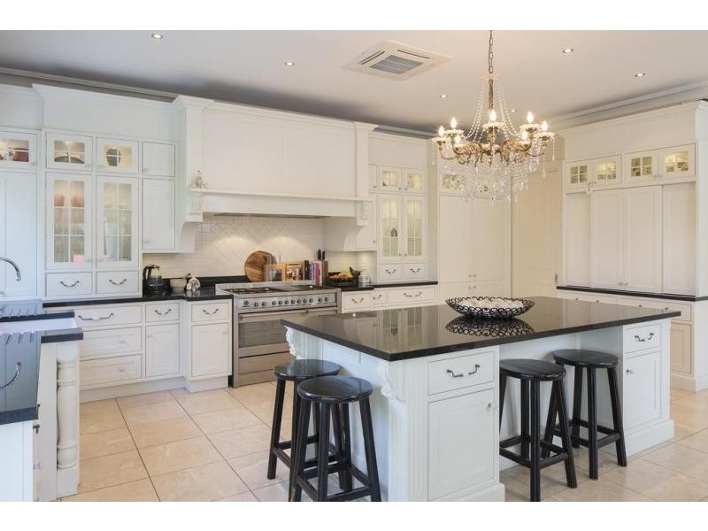 31 Elwood Drive, Strathdale VIC 3550